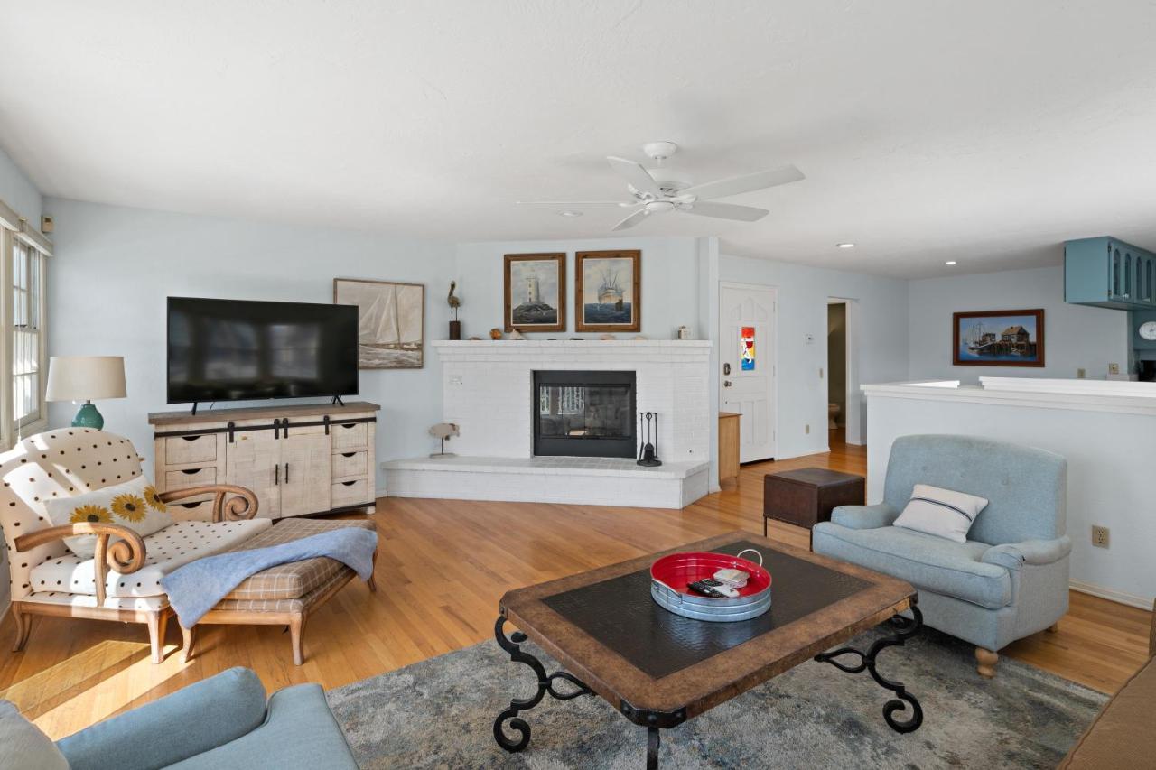 Stunning - Steps To The Bay,beach, &boardwalk W Grill & Patios Holiday home
